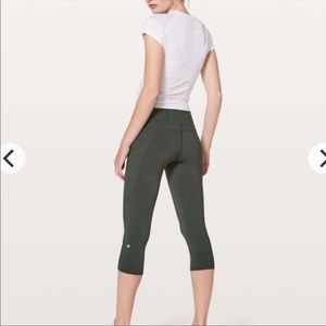 Lululemon Fast & Free Crop 19” Reflective Running Leggings in Evergreen